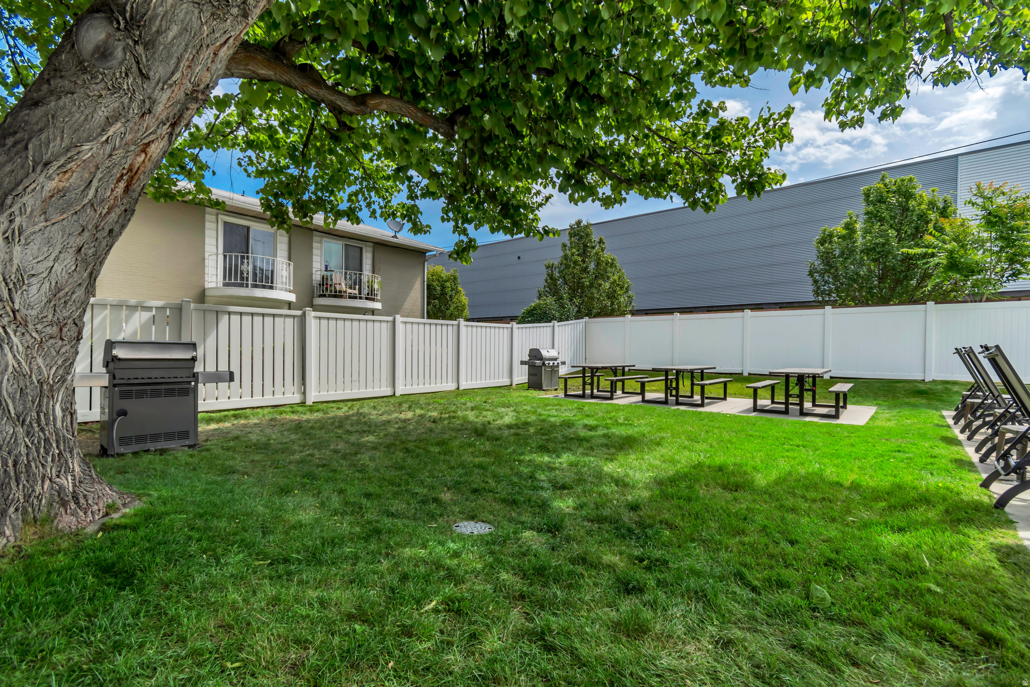 GEORGETOWN SQUARE - Residential