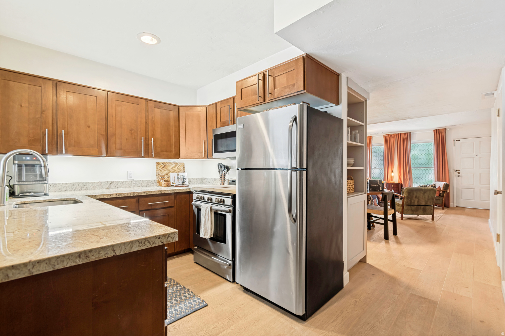 GEORGETOWN SQUARE - Residential