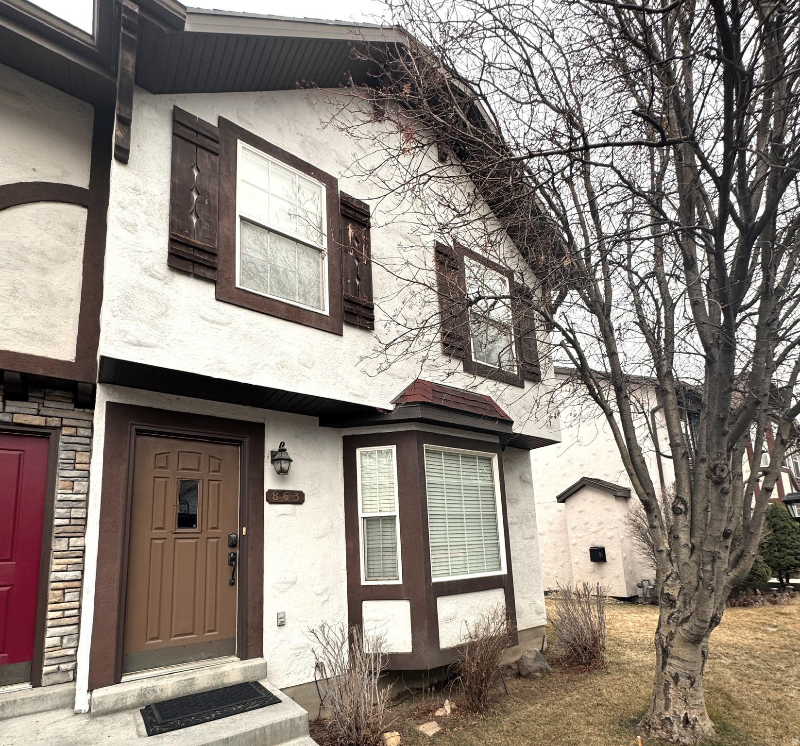 Swiss Style Townhome in Historic Charming Midway! * Rare Hamlet Home that has 2 1/2 Bathrooms, a Fireplace, plus it's an End Unit! * Best Location Backs Up to the Large Open Grass Area with No Back Neighbors & Near the Clubhouse with an Indoor Year-Round Pool & Spa! * You'll Love the Extra Windows & Light * Open Concept Floorplan * Updated Luxury Plank Flooring! * Rarely Used Vacation Home - Like New Condition * Spacious Kitchen with Pantry & Bay Window Nook * Huge Primary Bedroom with It's Own Full Bathroom & Double Closets * Plus a Full Main Bathroom & a Convenient Half Bath on the Main Floor *  Covered & Assigned Parking * HOA Covers Main Insurance & Exterior Building Maintenance, Water, Sewer, & Garbage * It also Covers the Clubhouse that also Features a Large Deck & BBQ, Full KItchen, Huge Family Room, & Exercise Room * Across the Street from Hamlet Park & Close to Other Parks * Outdoor Recreation in the Area included Ski Resorts, Golf Courses, Hiking, & Fishing * Close to Winter Olympic Venues * Walk Through the Home with This Link -  https://my.matterport.com/show/?m=zhtSti6TBPy