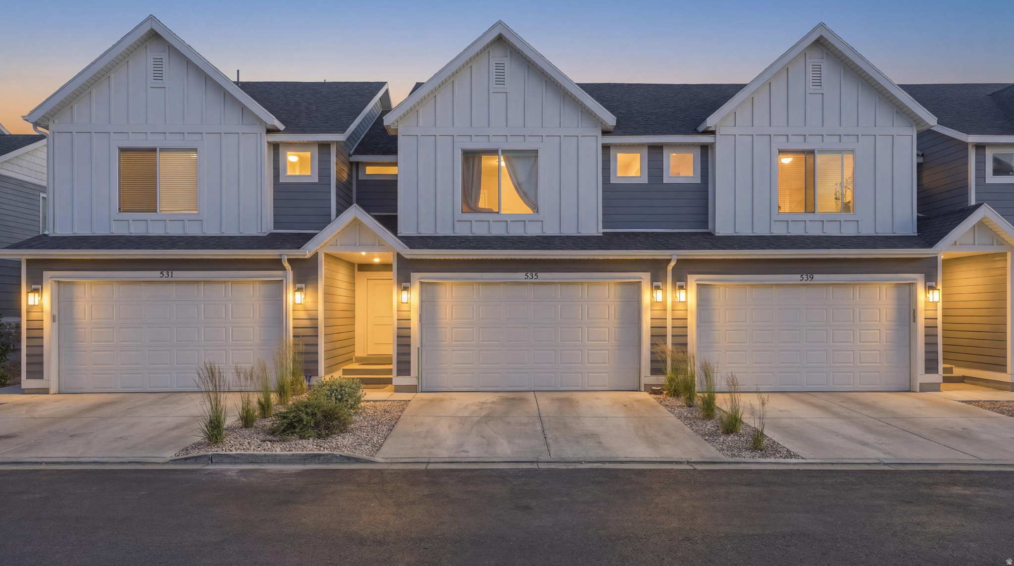 Great location near UVU with convenient freeway access. This high-end luxury townhome offers an open floor plan, a beautifully renovated kitchen, and a great outdoor patio perfect for relaxing or entertaining. The 4th bonus area provides flexible additional space, and the studio with bathroom adds even more versatility. A stylish, updated home in a prime location.