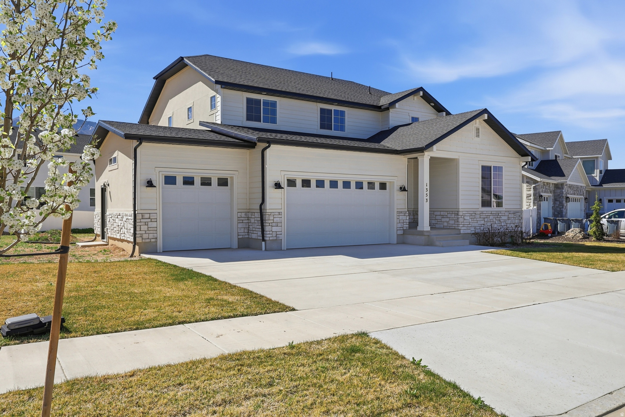 MAPLETON HEIGHTS - Residential