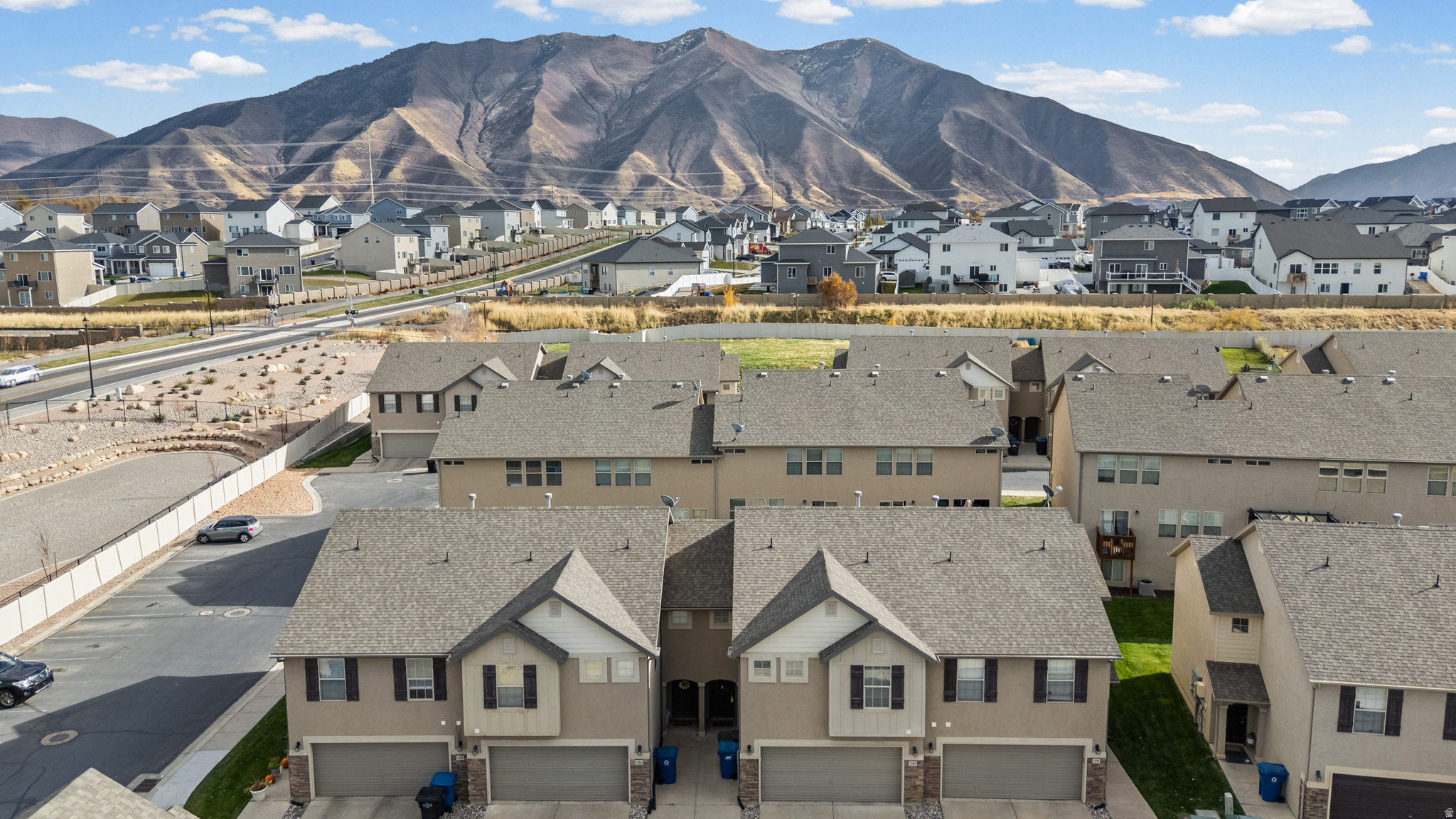 WHISPERING WILLOWS - Residential
