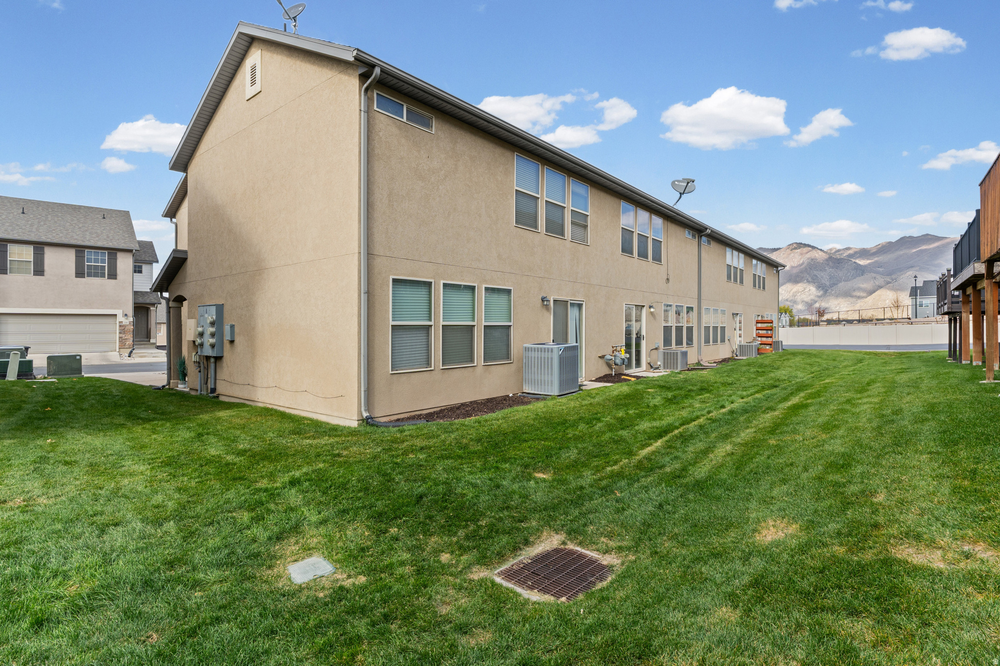 WHISPERING WILLOWS - Residential