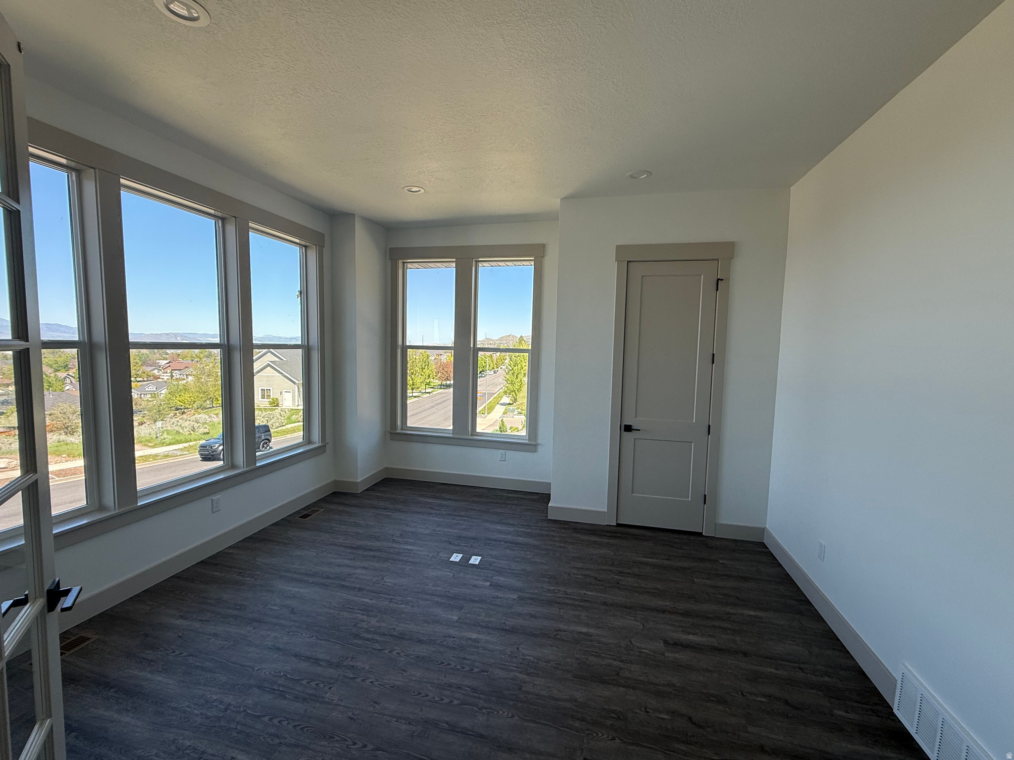 DEER CREST - Residential