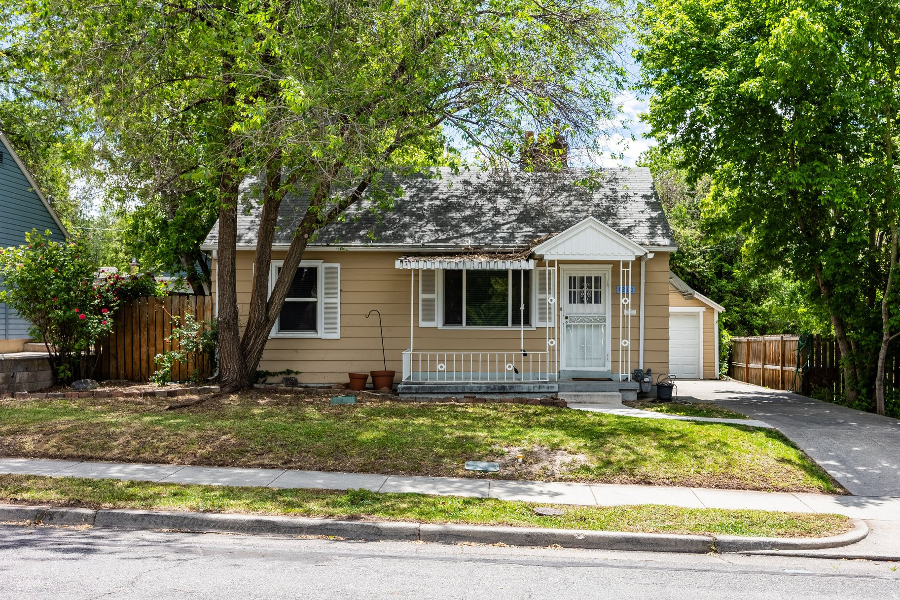 Sitting in the middle of the Wasatch Hollow neighborhood, this two bedroom bungalow is a dynamic opportunity. The large shelf basement provides excellent storage space along with a dedicated laundry. Enjoy a spacious backyard with refreshed landscaping. The rear deck is the perfect spot for summer evenings or morning coffee. The converted alley behind the home connects to the McClelland Trail, a walking promenade throughout the neighborhood. Conveniently located near 15th and 15th, Downtown SLC, the University of Utah, Westminster College, and both Sugarhouse Park and Liberty Park.