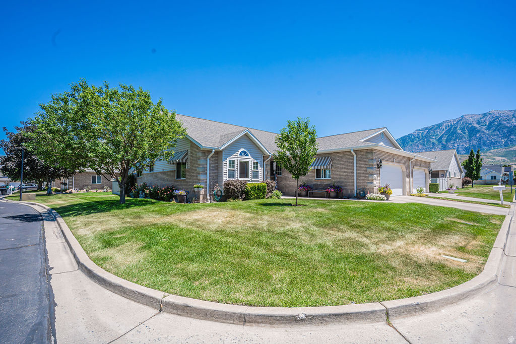 CORNER STONE CONDO - Residential