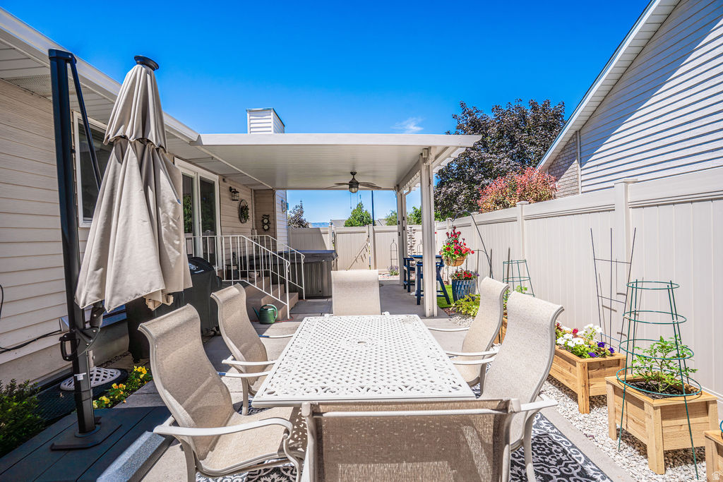 CORNER STONE CONDO - Residential