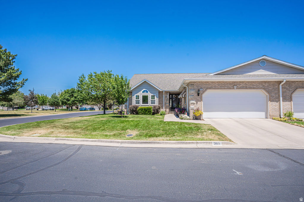CORNER STONE CONDO - Residential