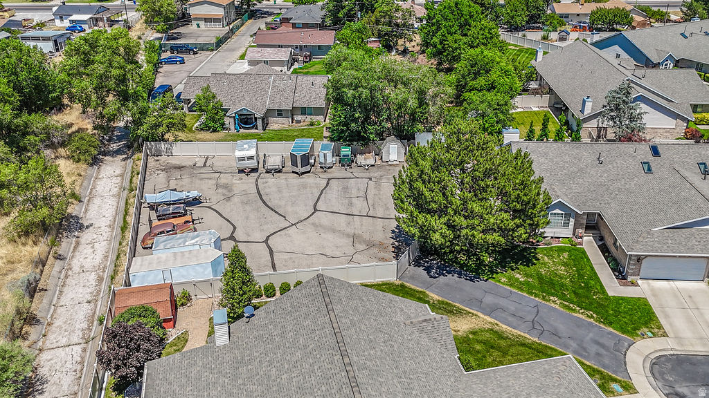 CORNER STONE CONDO - Residential