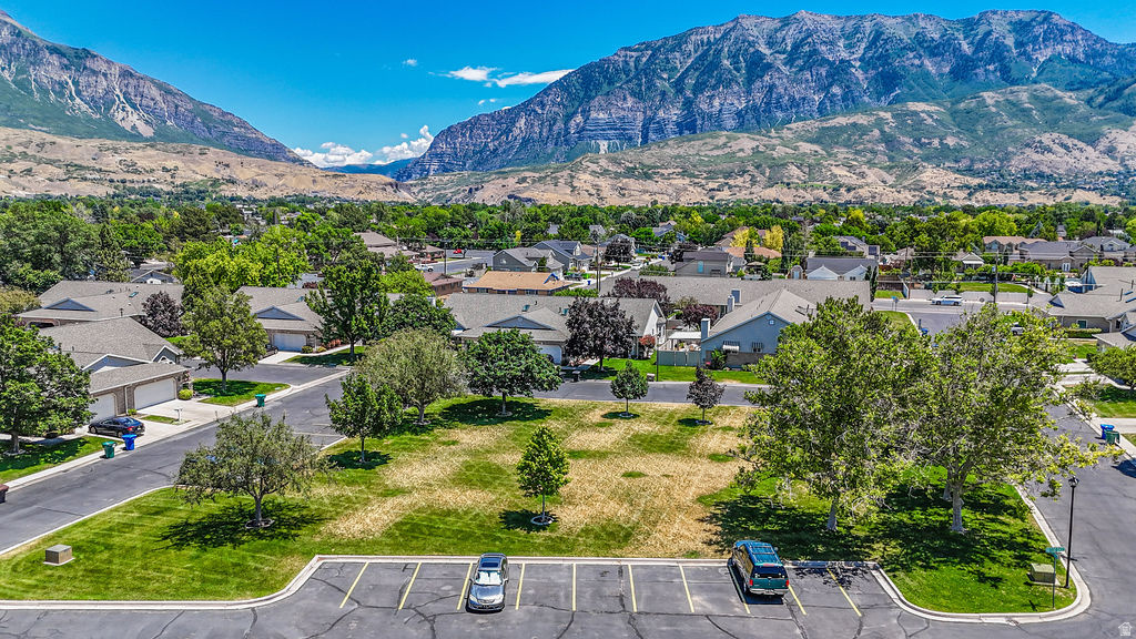 CORNER STONE CONDO - Residential