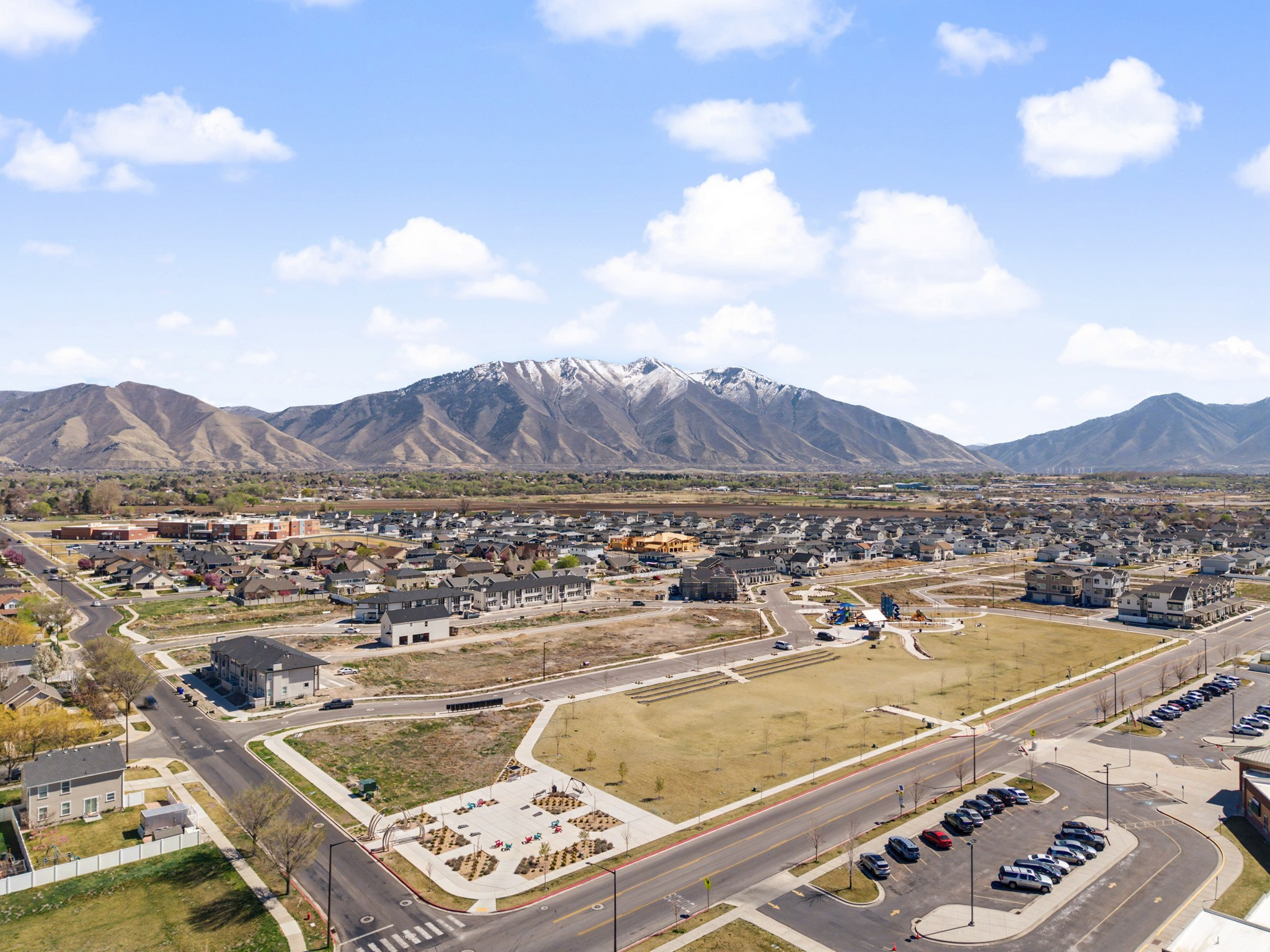WEST FIELD CENTRAL - Residential
