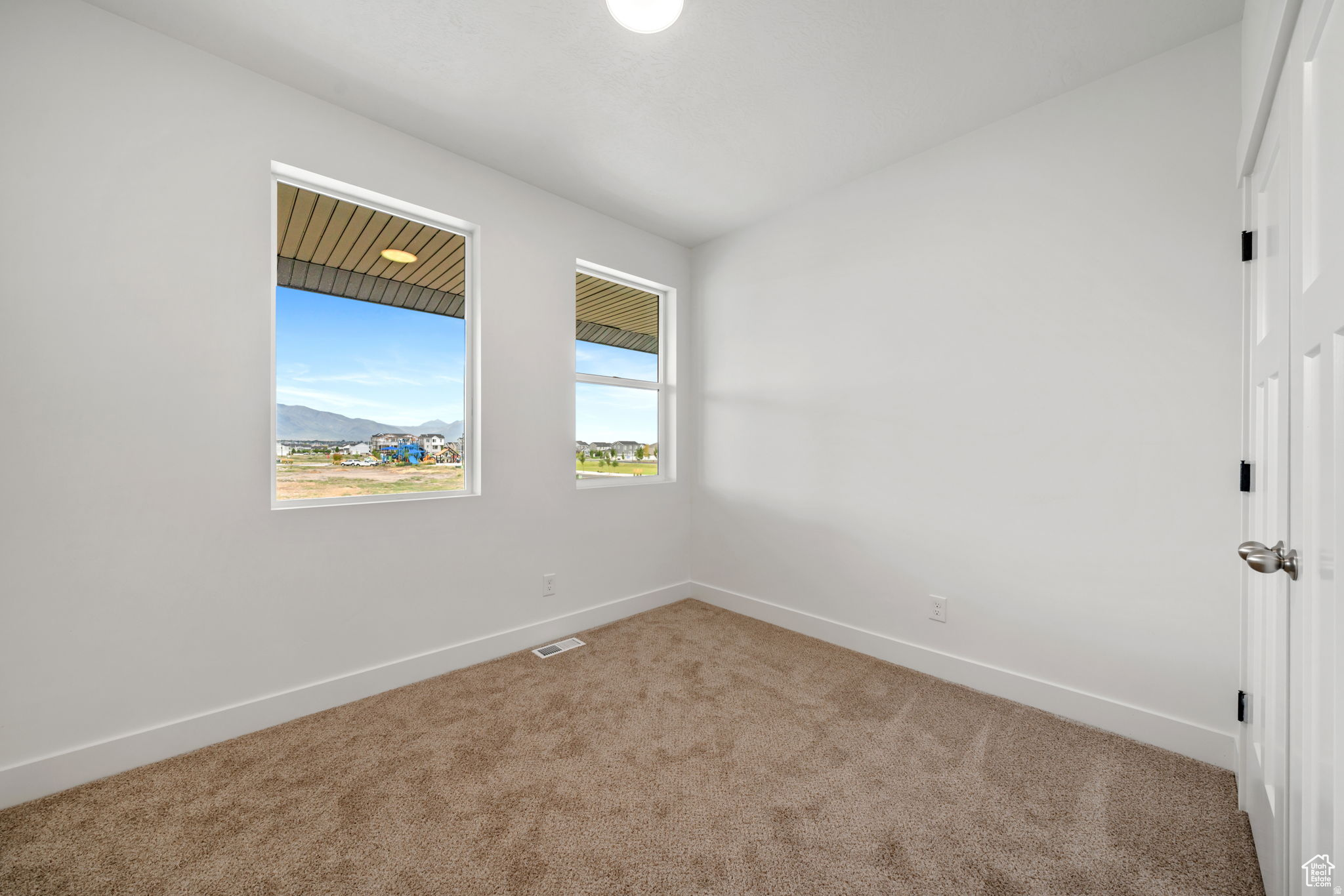WEST FIELD CENTRAL - Residential