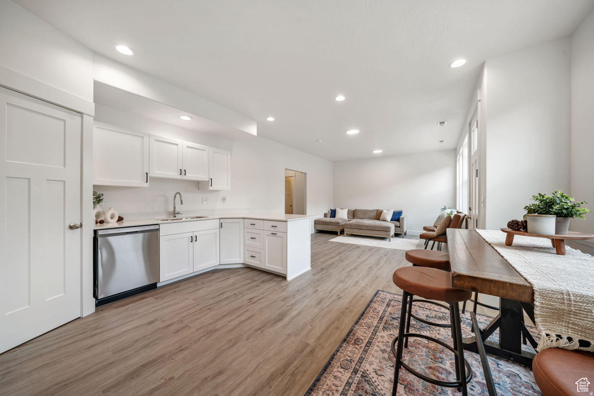 WEST FIELD CENTRAL - Residential