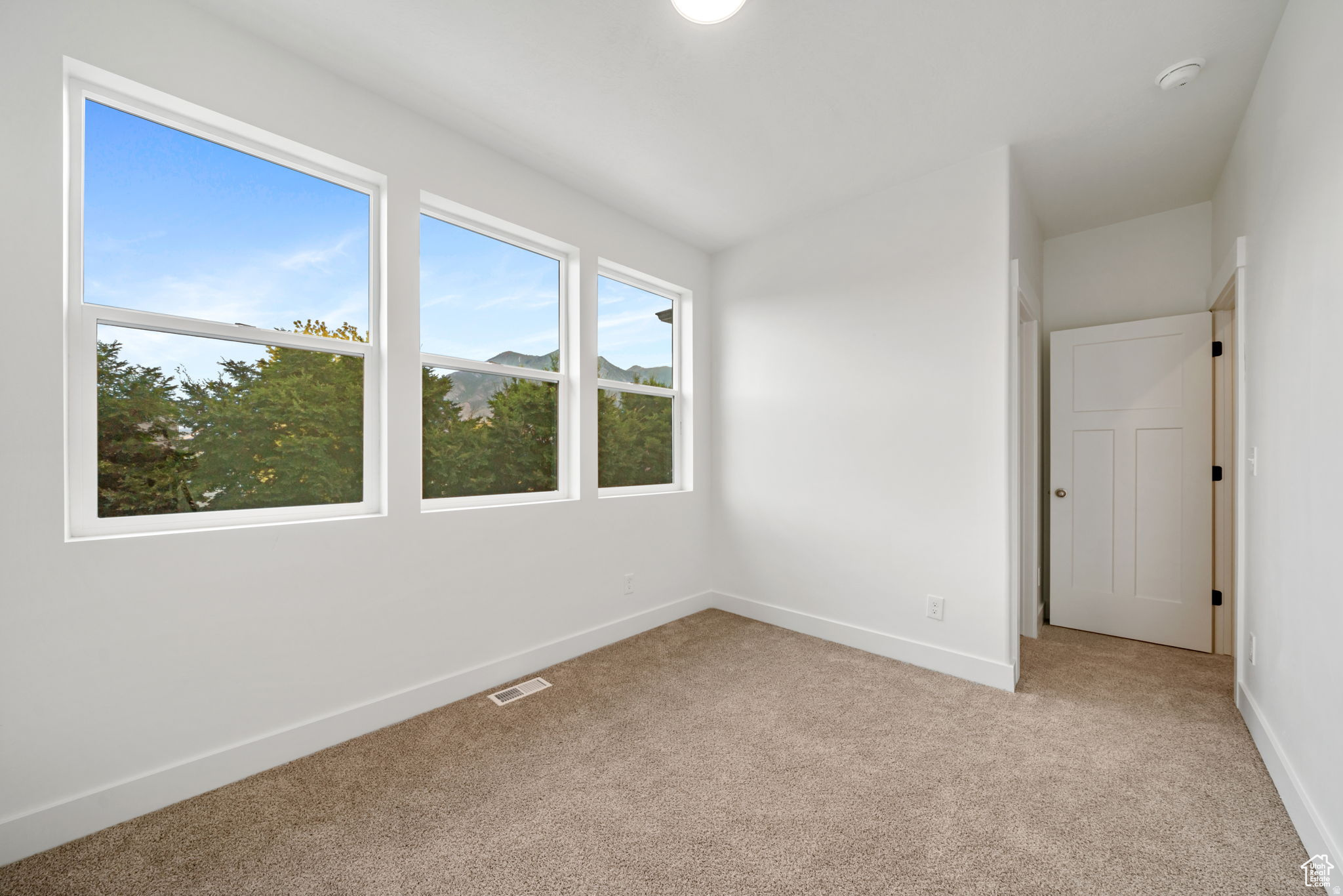 WEST FIELD CENTRAL - Residential