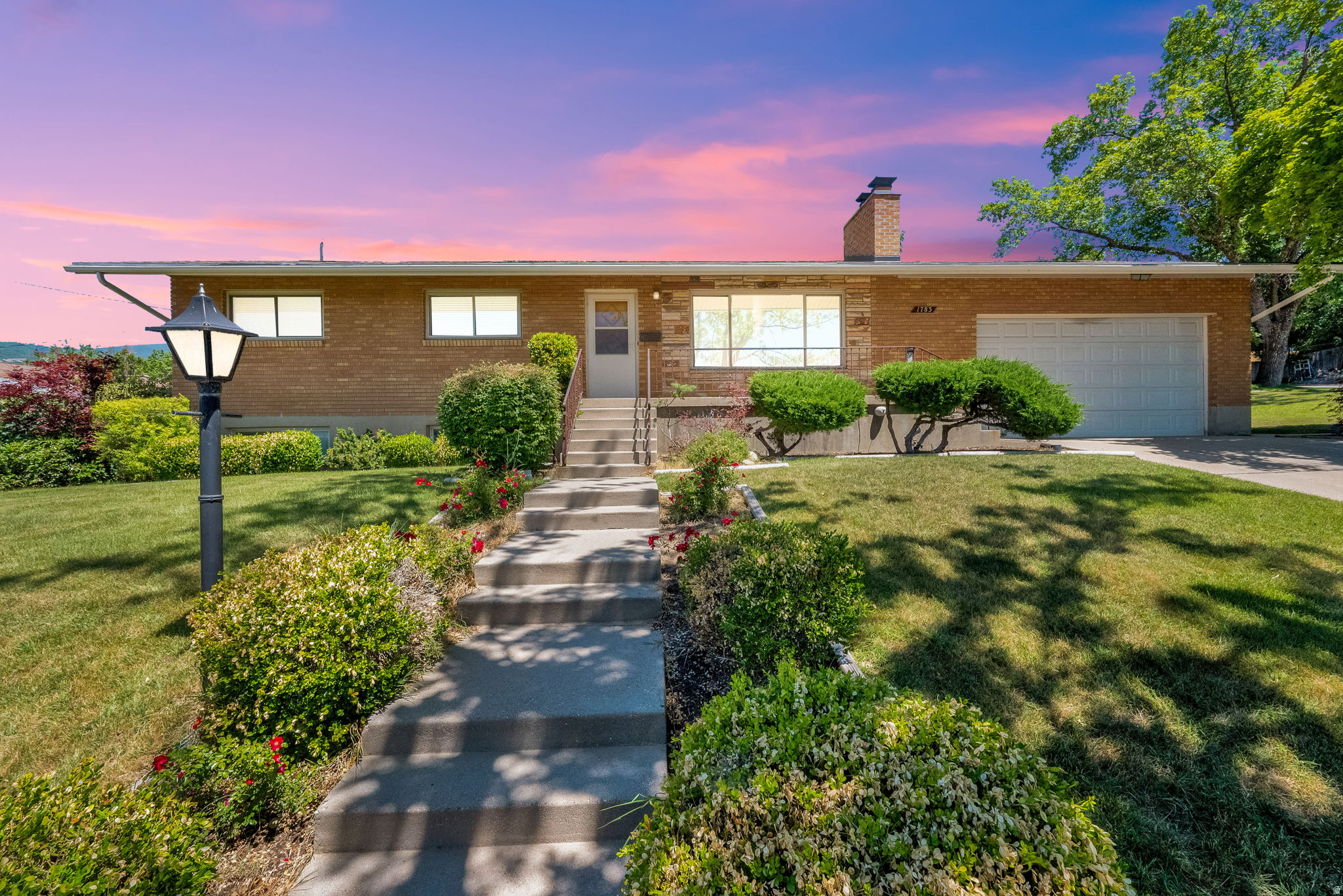 PARADISE HILLS - Residential