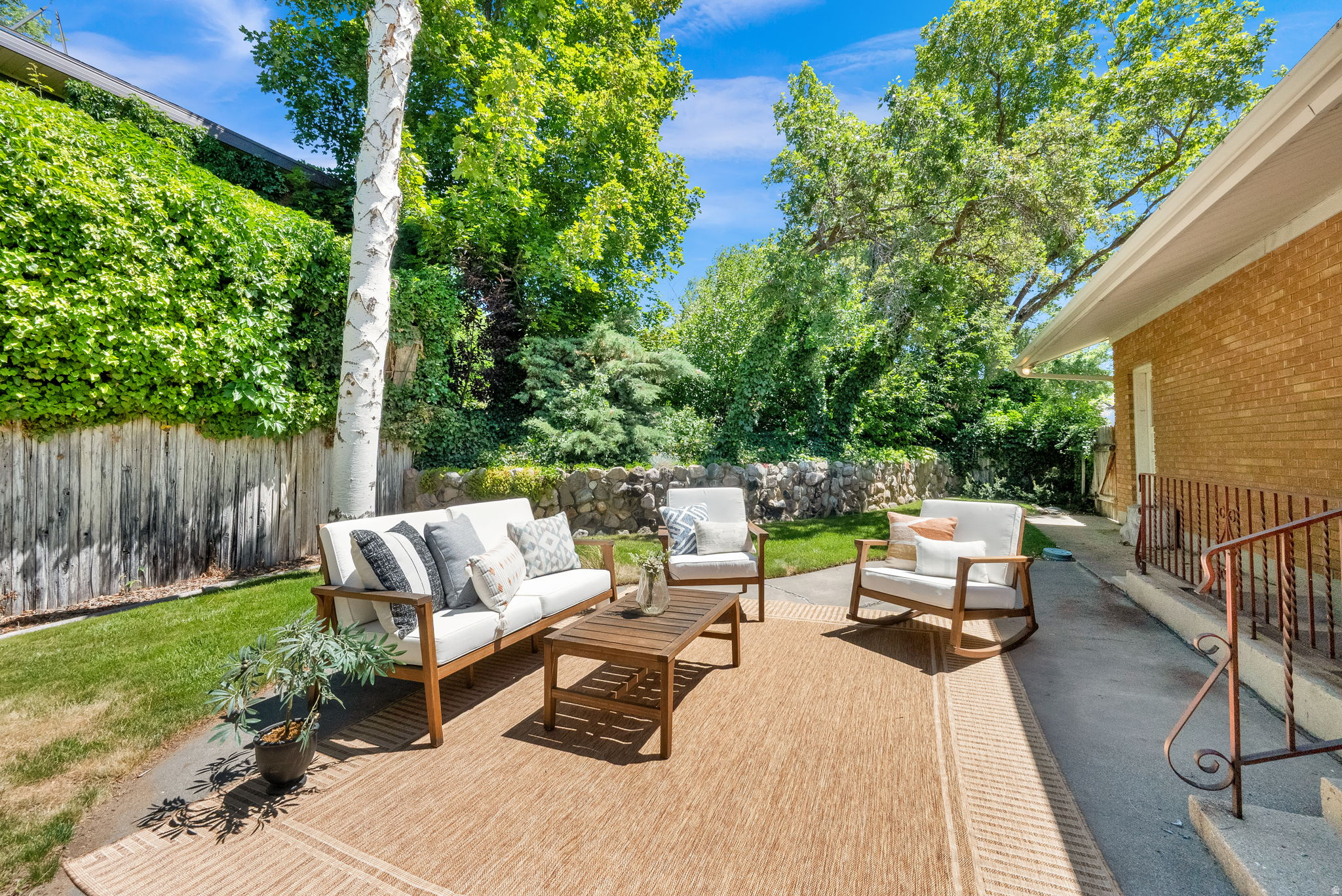 PARADISE HILLS - Residential