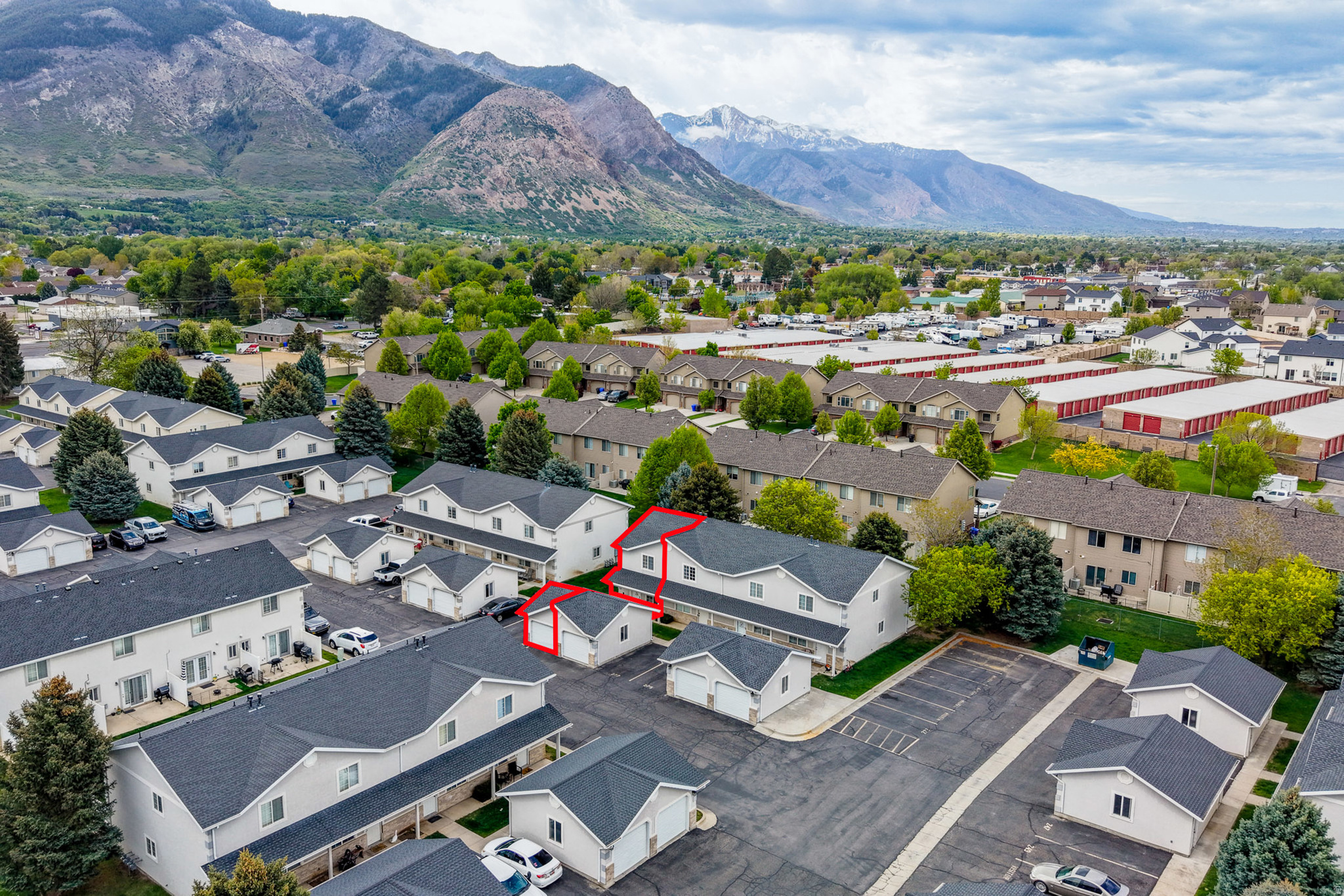 BLACKHAWK TOWNHOUSES - Residential