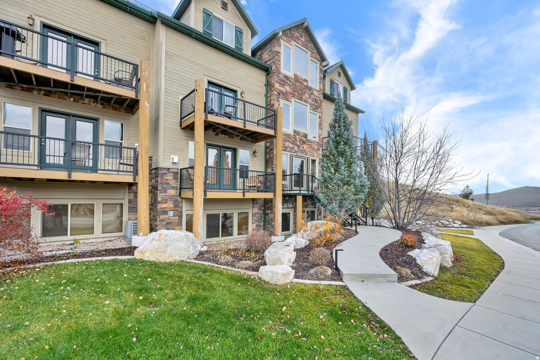 MOOSE HOLLOW - Residential