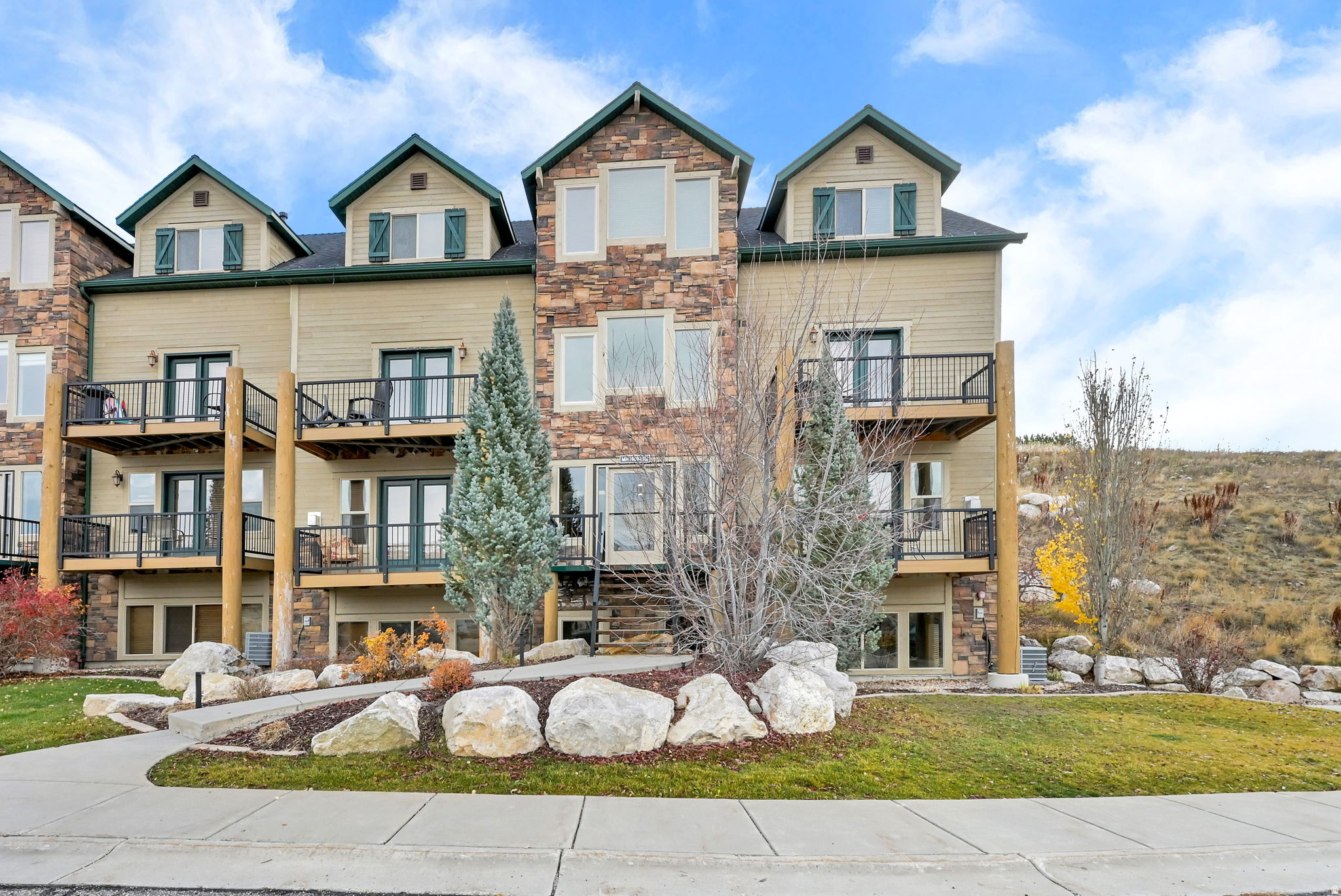 MOOSE HOLLOW - Residential