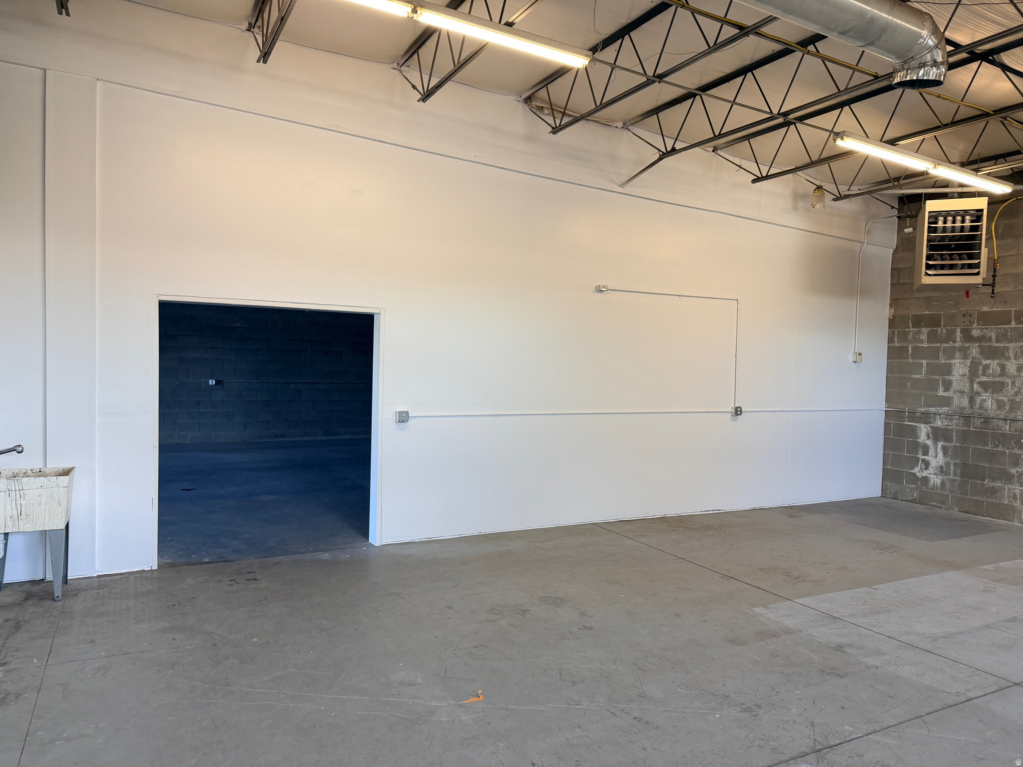 LOGAN IND BUS PARK - Commercial Lease