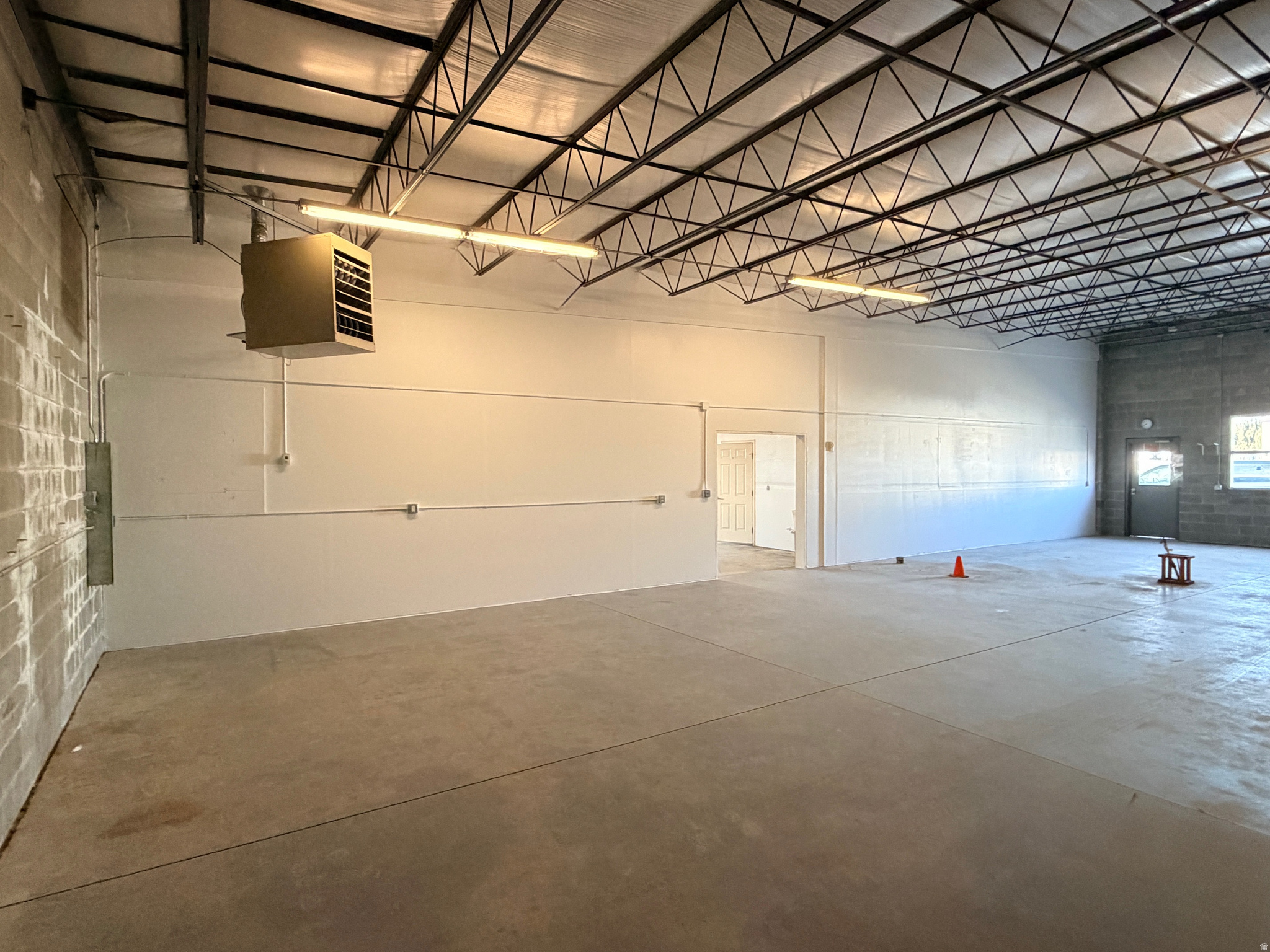 LOGAN IND BUS PARK - Commercial Lease