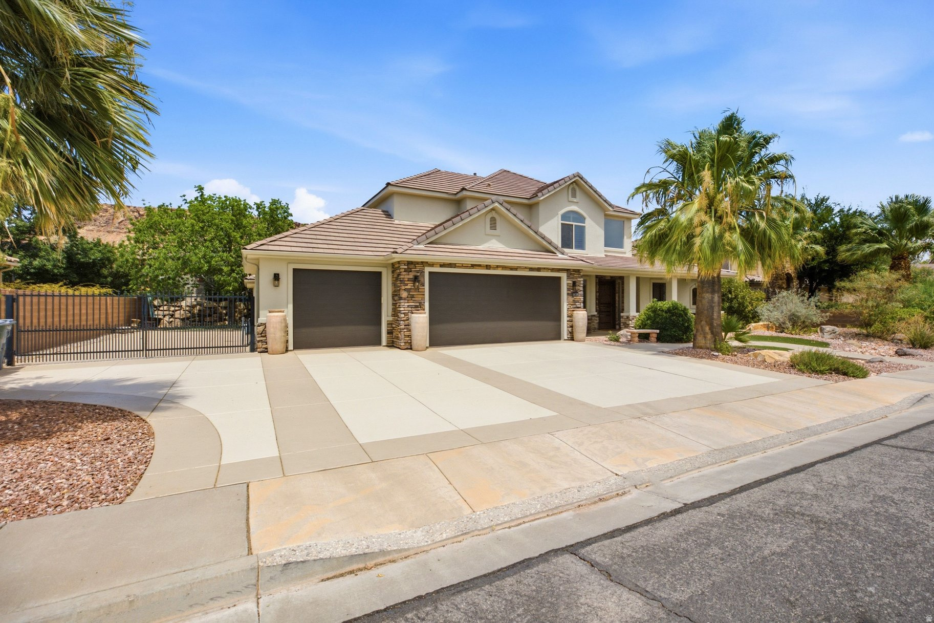 GARDEN PARK AT BLOOMINGTON - Residential