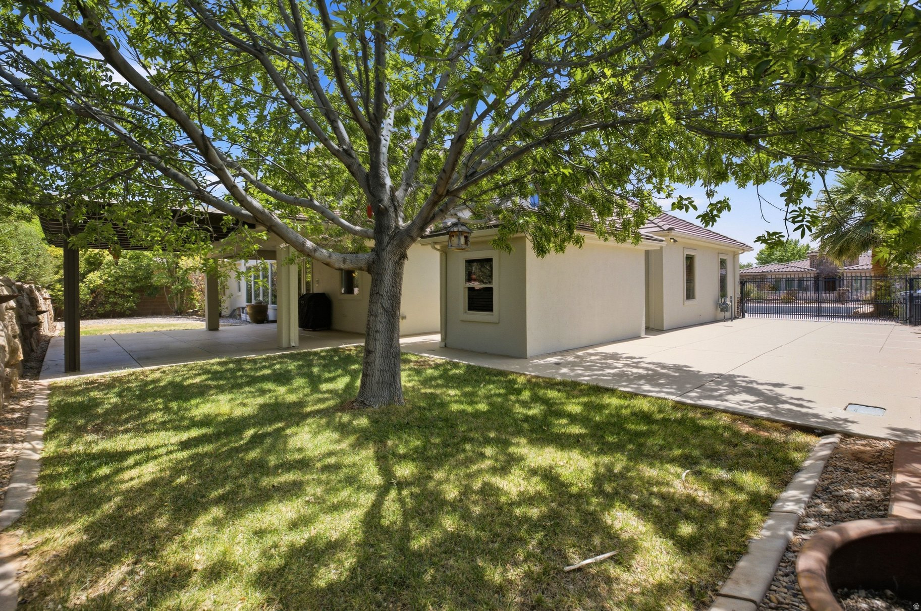 GARDEN PARK AT BLOOMINGTON - Residential