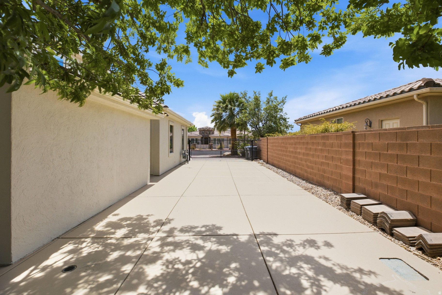 GARDEN PARK AT BLOOMINGTON - Residential