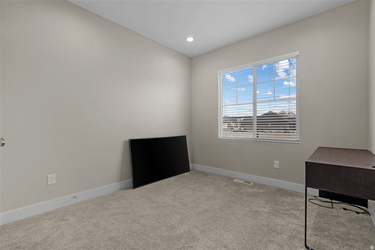 BRIDLE WALK - Residential