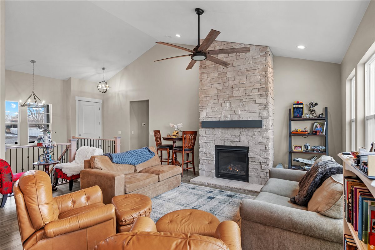 BRIDLE WALK - Residential