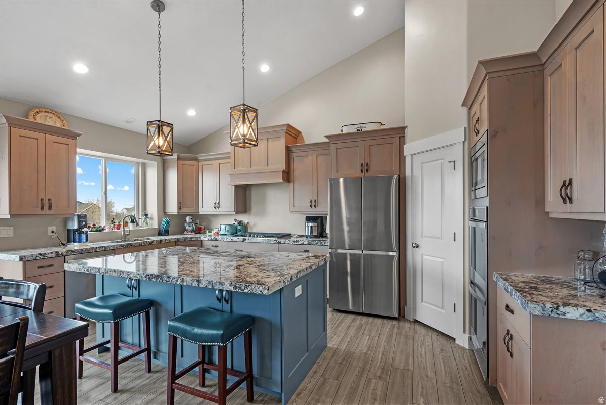 BRIDLE WALK - Residential