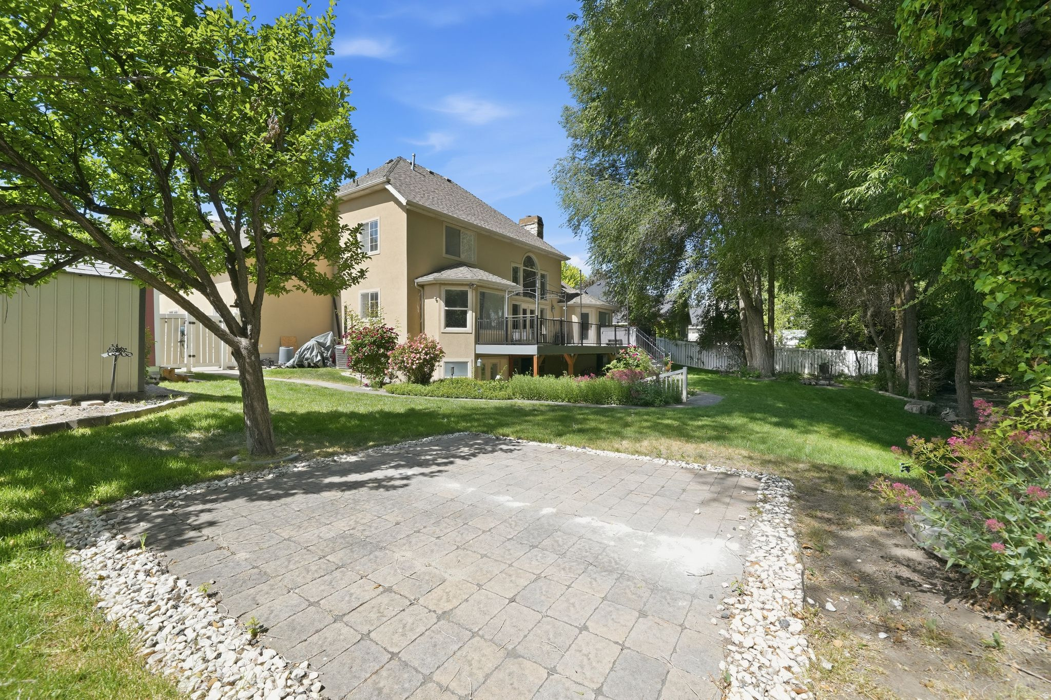 COUNTRY SPRINGS - Residential