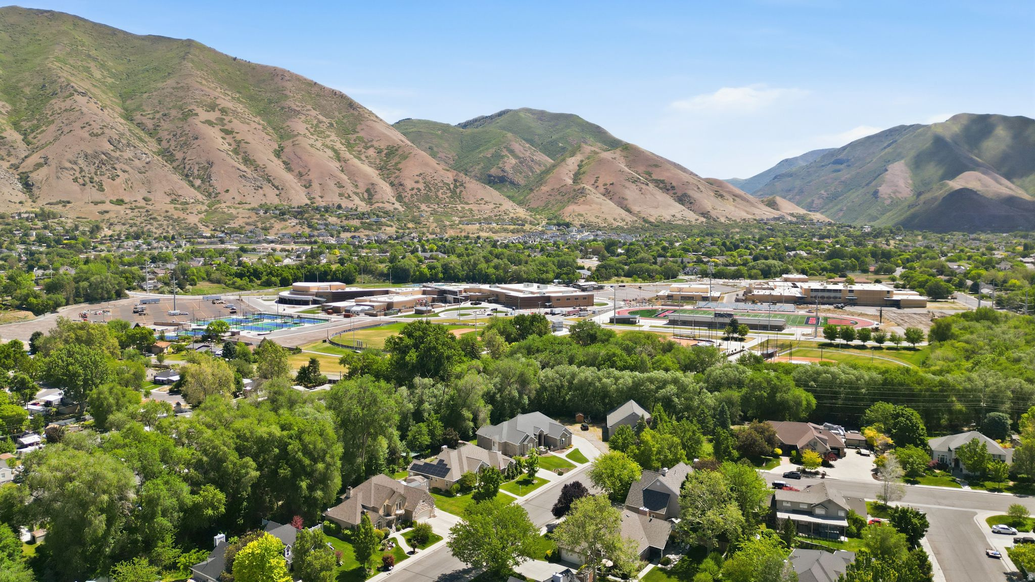 COUNTRY SPRINGS - Residential