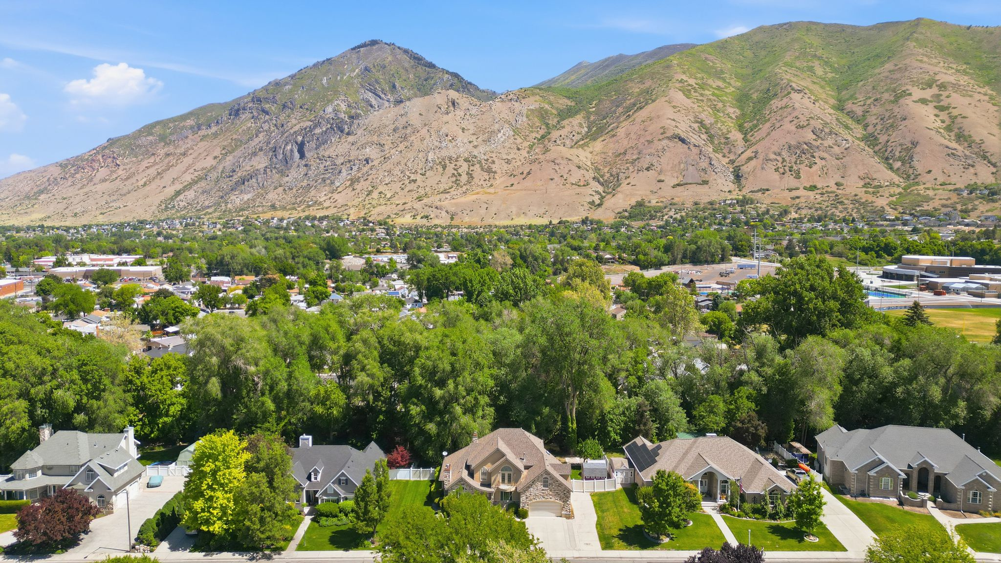 COUNTRY SPRINGS - Residential