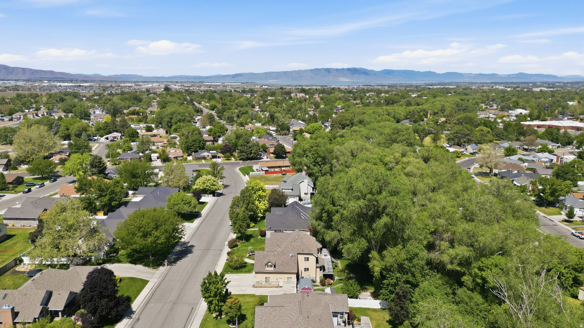 COUNTRY SPRINGS - Residential