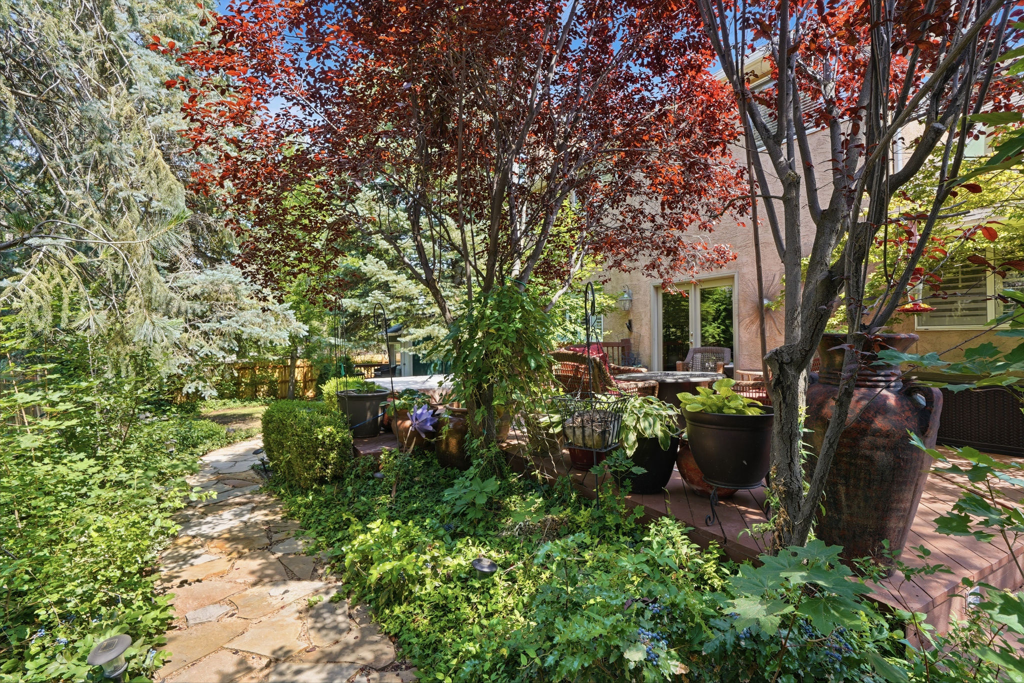 HIDDEN OAKS - Residential