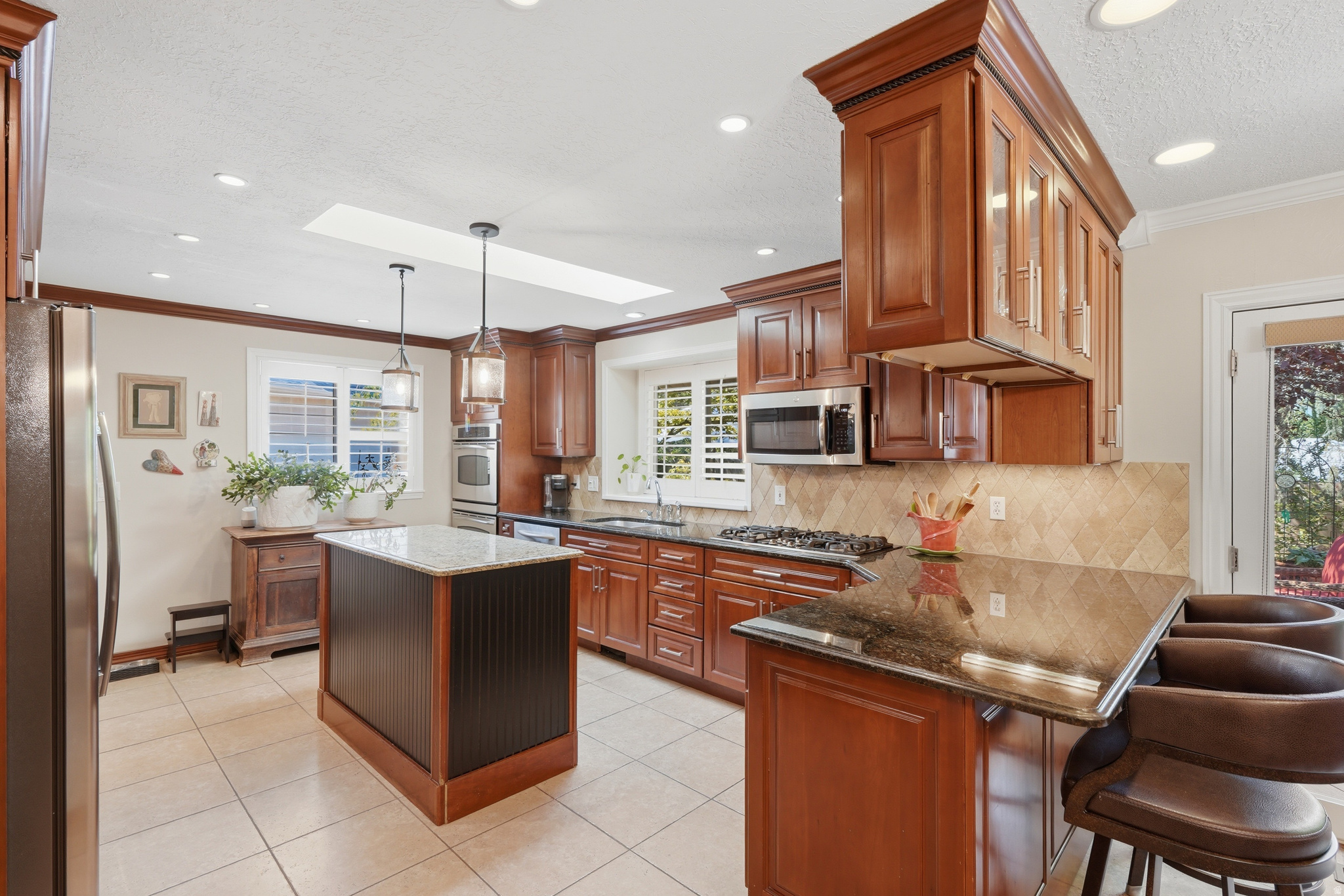 HIDDEN OAKS - Residential