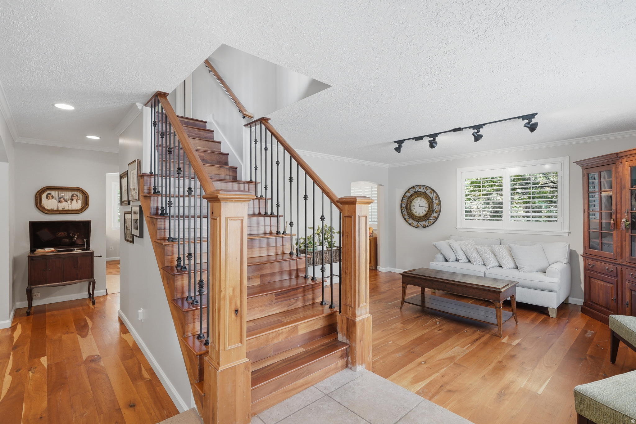 HIDDEN OAKS - Residential