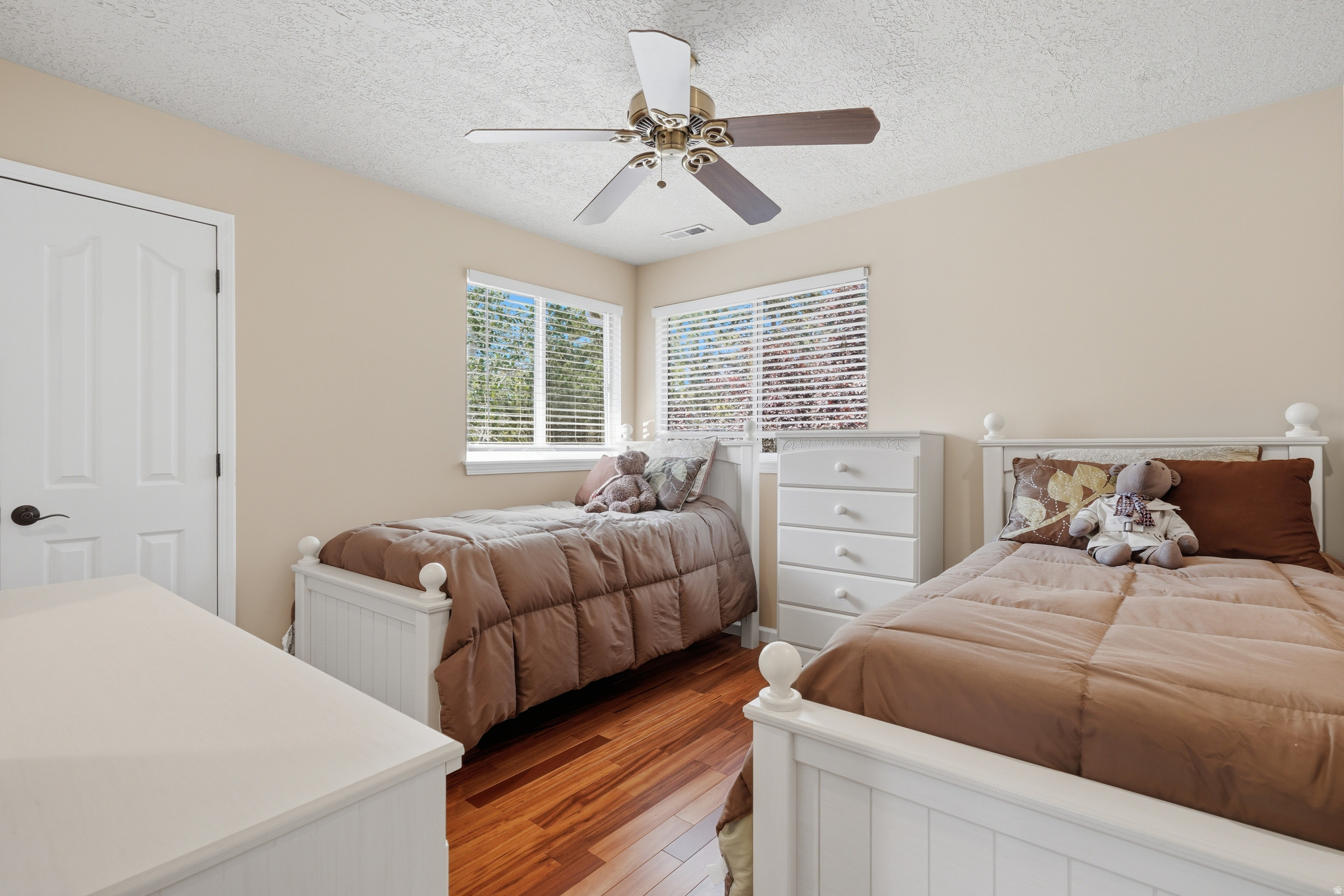 HIDDEN OAKS - Residential