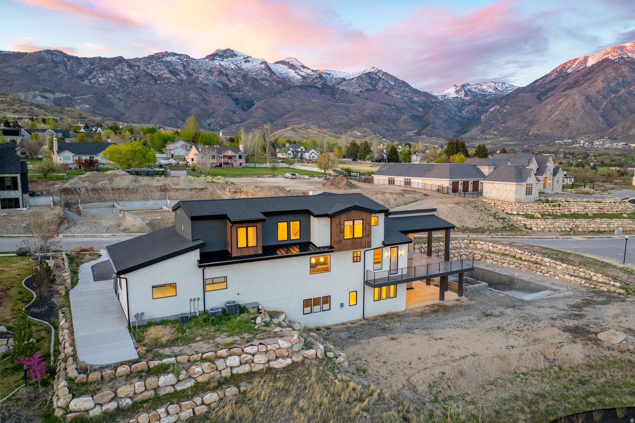 ALPINE VIEW - Residential