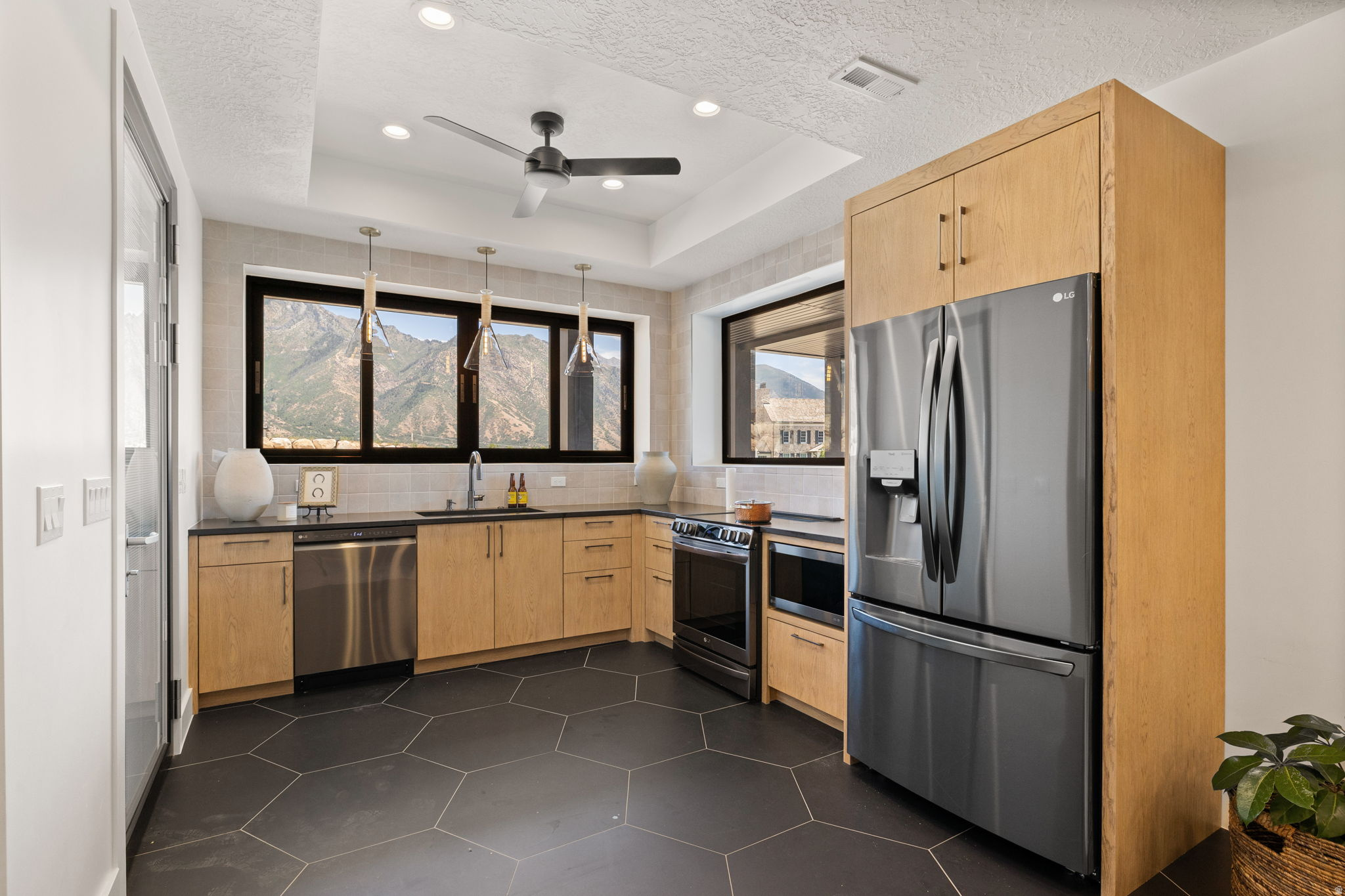 ALPINE VIEW - Residential