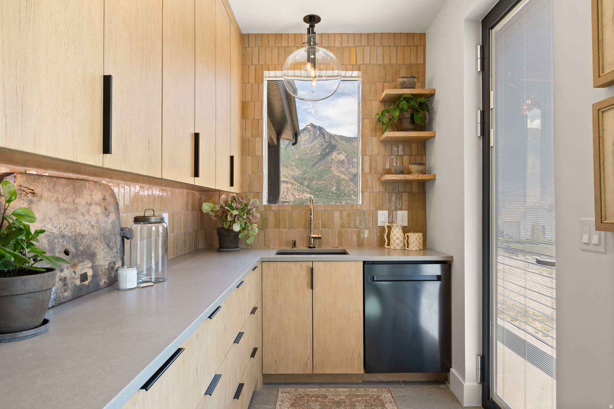 ALPINE VIEW - Residential