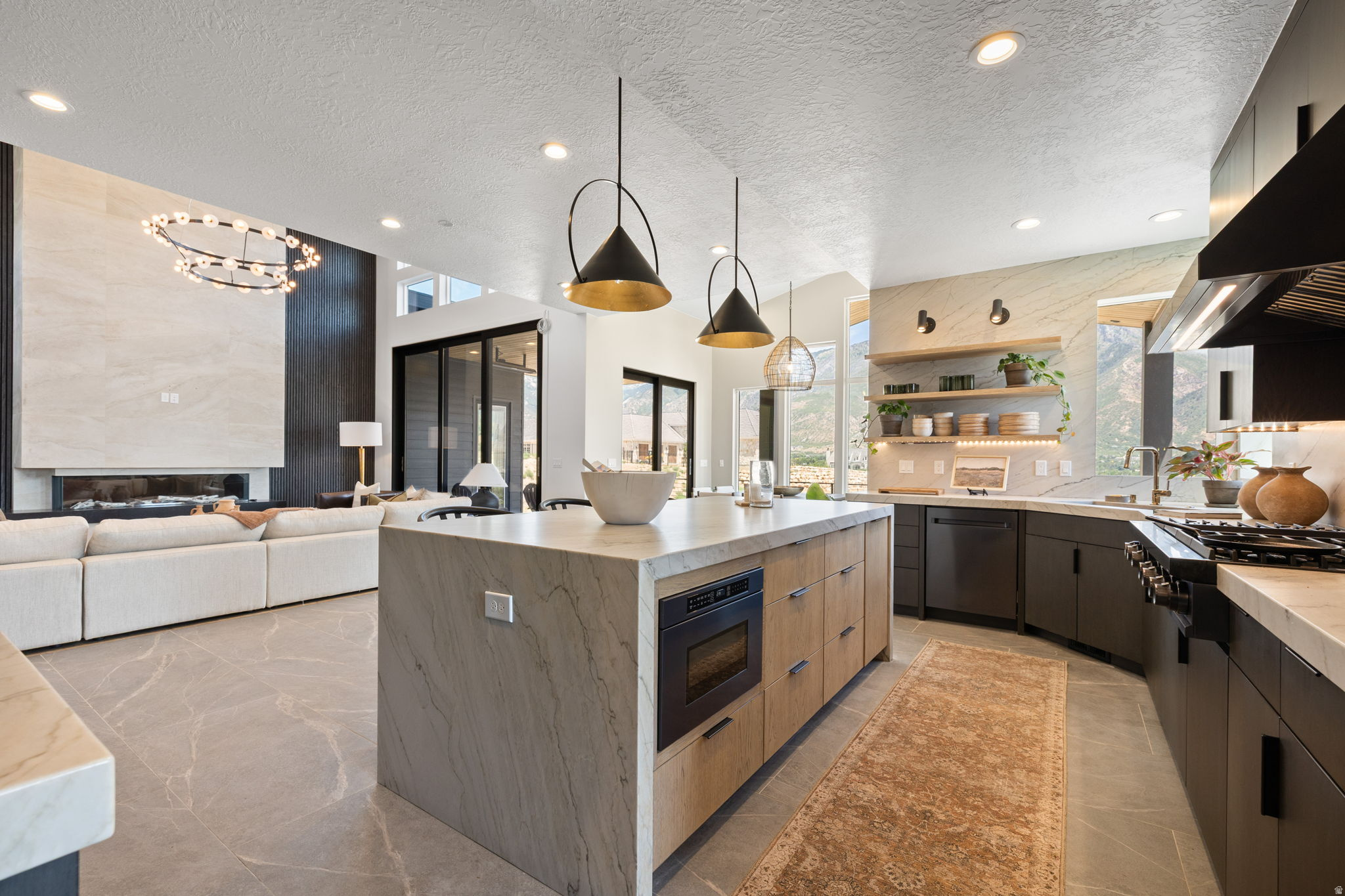 ALPINE VIEW - Residential