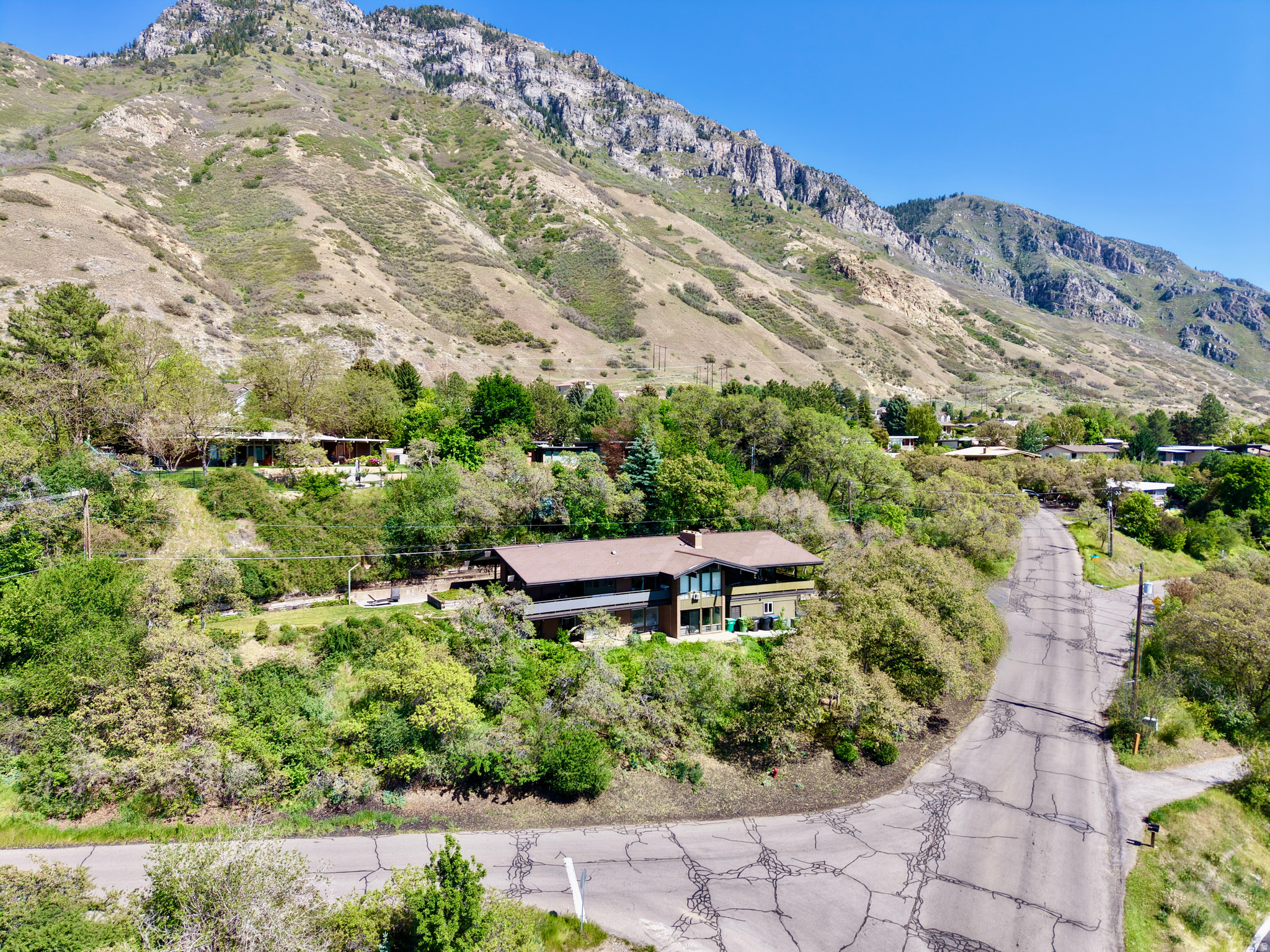 OAK HILLS - Residential
