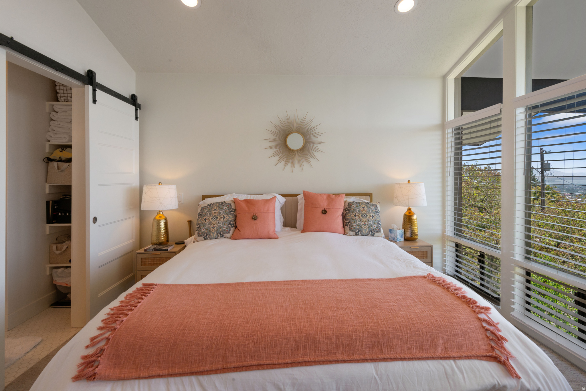 OAK HILLS - Residential