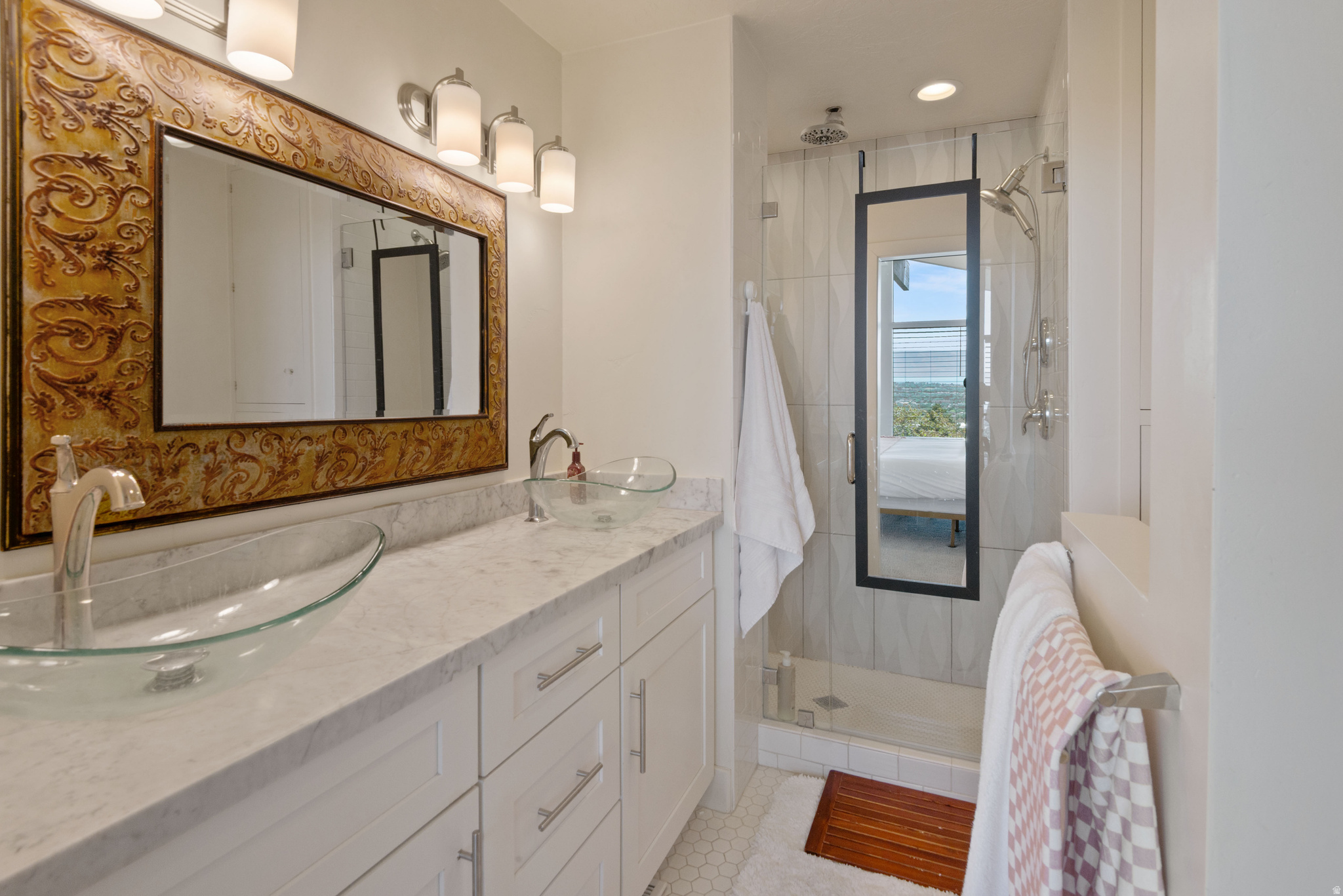 OAK HILLS - Residential