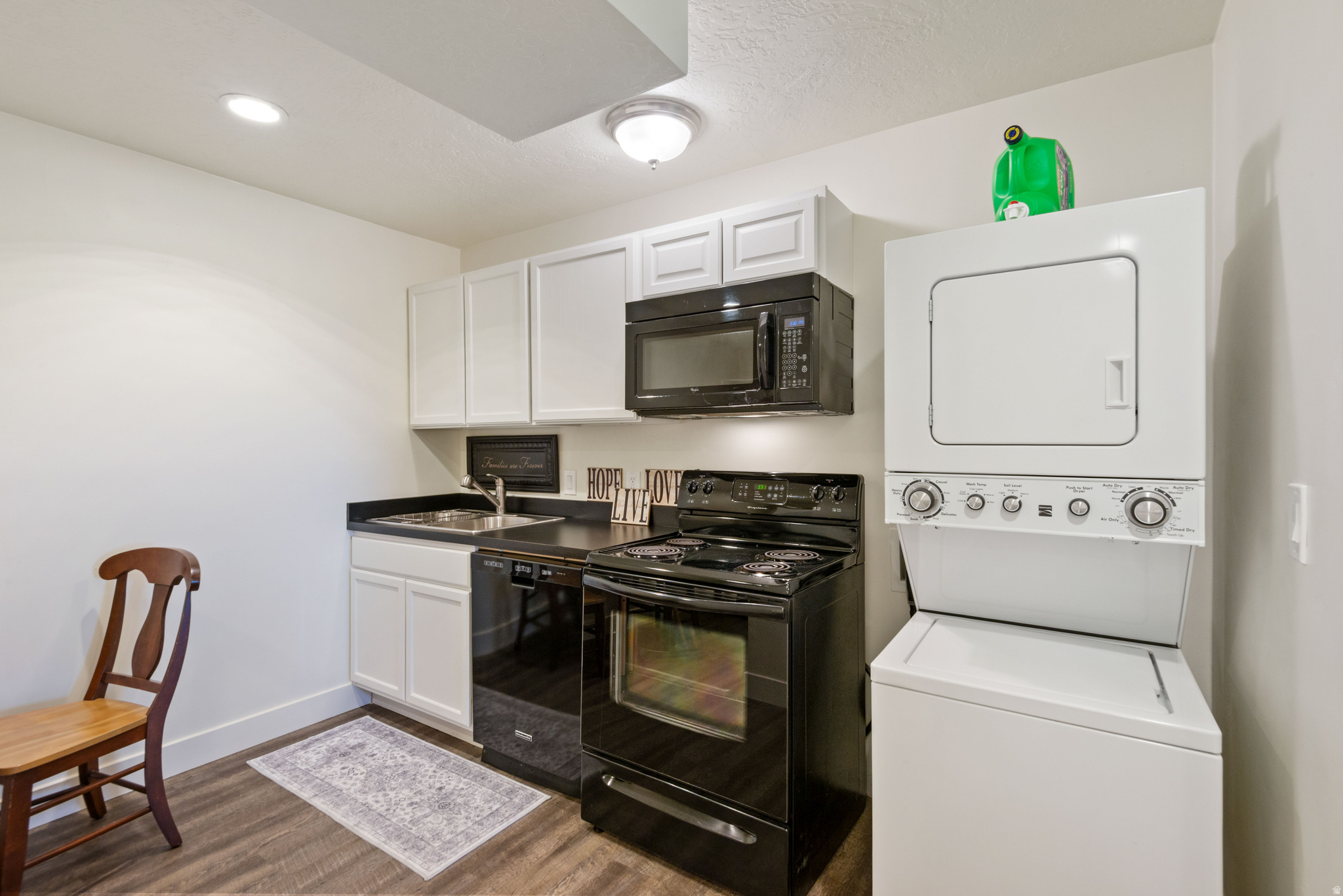 OAK HILLS - Residential