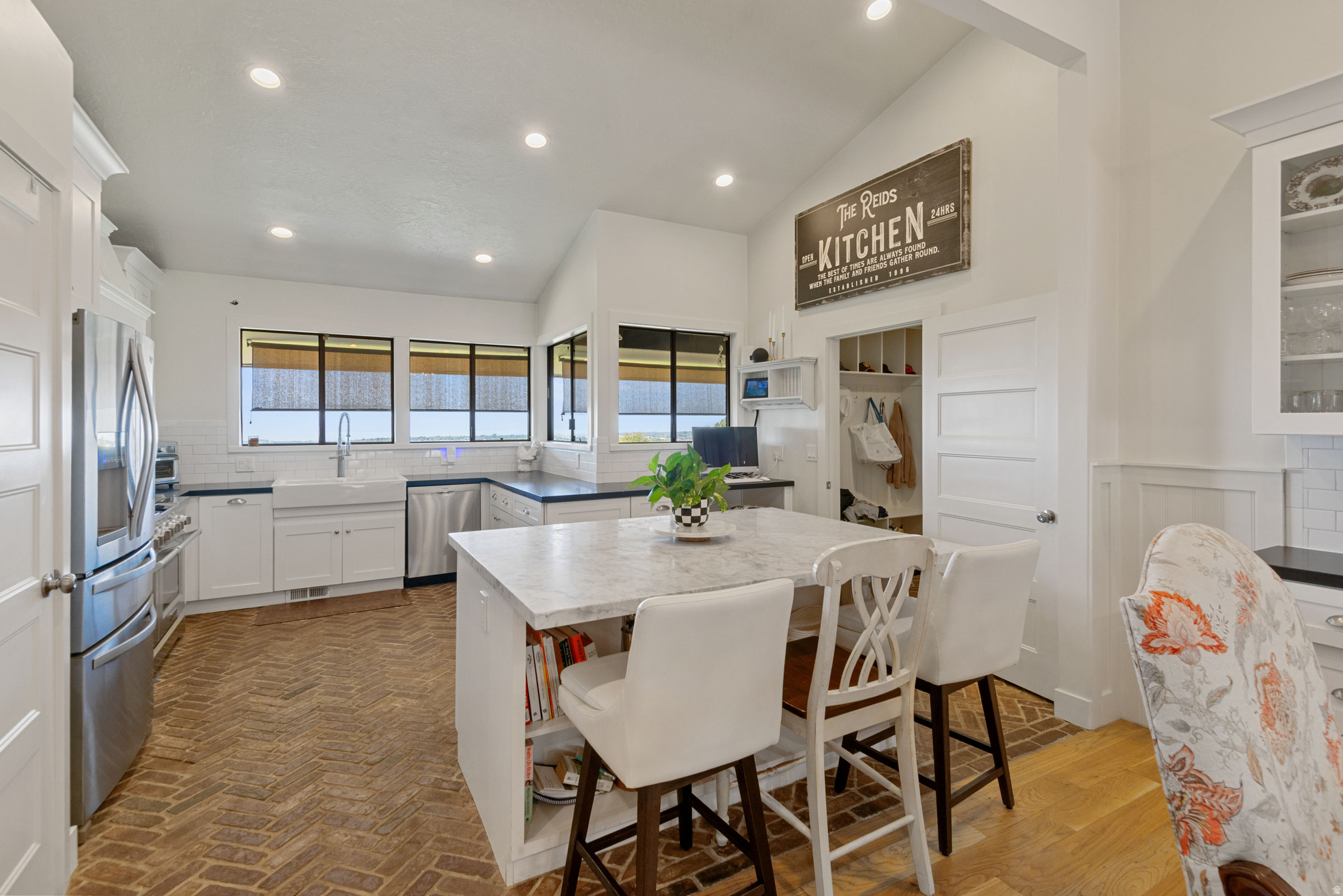 OAK HILLS - Residential
