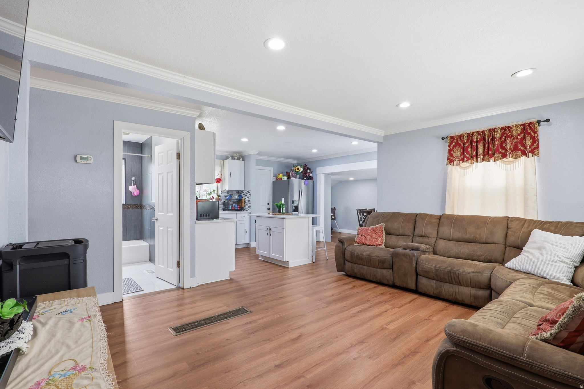 CANYON ROAD - Residential