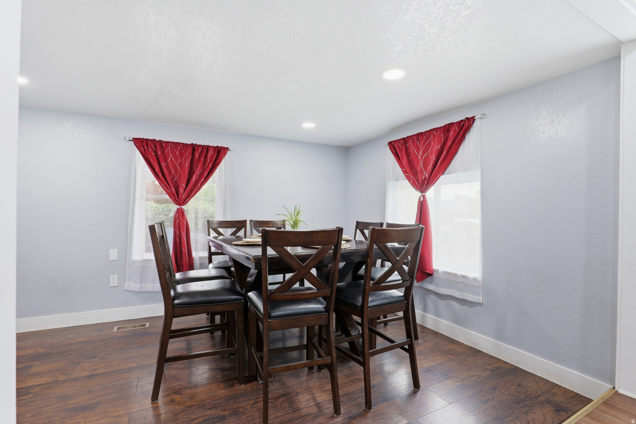 CANYON ROAD - Residential
